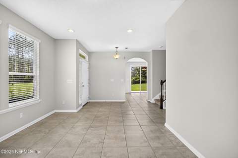 495 Richmond Drive, Jacksonville FL - photo 6 of 35
