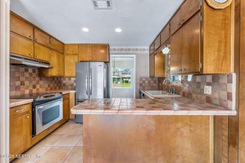 3461 Lenczyk Drive, Jacksonville FL - photo 13 of 38