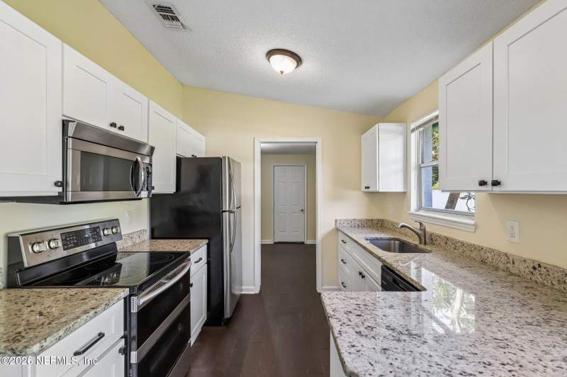 4 bedroom Single Family Residence at 6314 Ortega Farms Boulevard, Ortega Farms, Jacksonville — photo 4