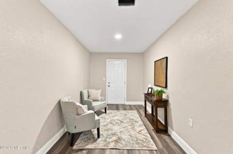 517 Nightingale Road, Jacksonville FL - photo 6 of 33