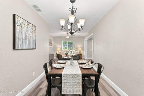 517 Nightingale Road, Jacksonville FL - photo 11 of 33