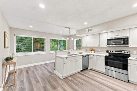 517 Nightingale Road, Jacksonville FL - photo 12 of 33