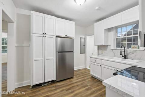 5902 Springfield Boulevard, Jacksonville FL - photo 19 of 41