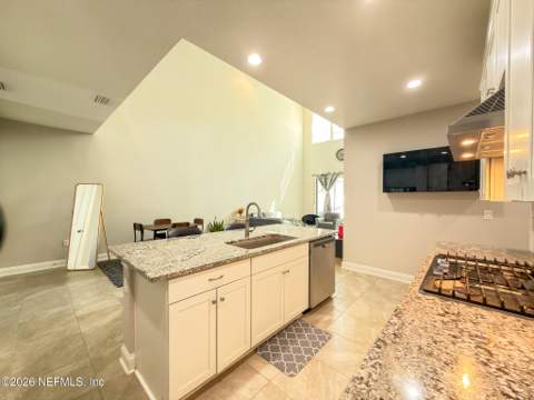 11368 Newtonian Boulevard, Jacksonville FL - photo 8 of 29