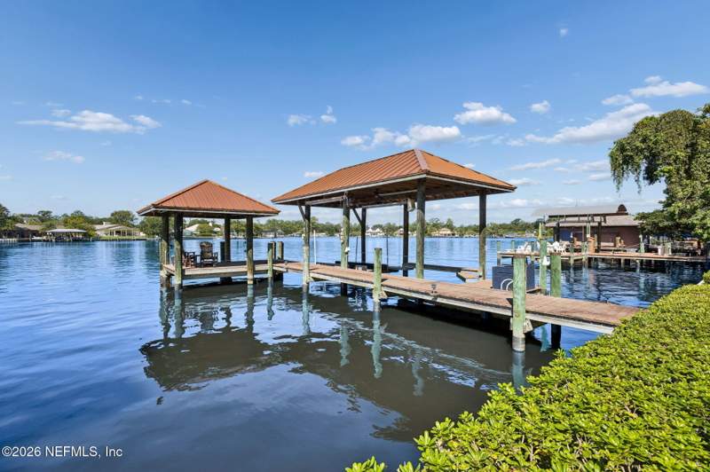5 bedroom Single Family Residence at 5102 Yacht Club Road, Venetia, Jacksonville — photo 2