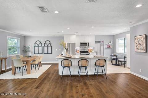 4075 Hillwood Road, Jacksonville FL - photo 8 of 69