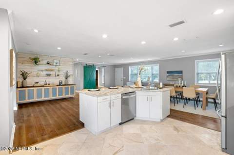 4075 Hillwood Road, Jacksonville FL - photo 11 of 69