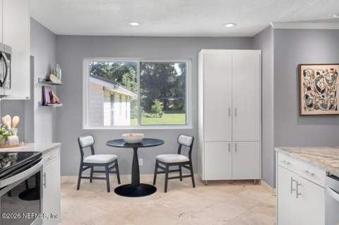 4075 Hillwood Road, Jacksonville FL - photo 14 of 69