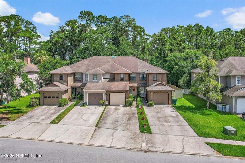 2 bedroom Townhouse at 3957 Laurelwood Drive, Cypress Hammock, Jacksonville — photo 2