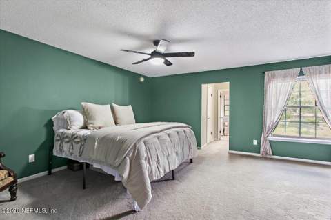 3957 Laurelwood Drive, Jacksonville FL - photo 10 of 21