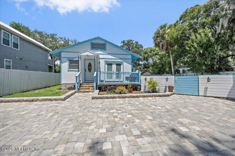4 bedroom Single Family Residence at 6 E San Carlos Avenue, Nelmar Terrace, St. Augustine — photo 2