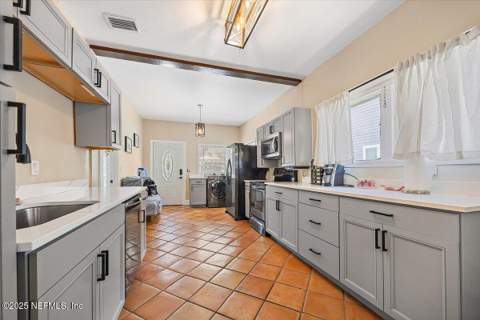 6 E San Carlos Avenue, St. Augustine FL - photo 12 of 34