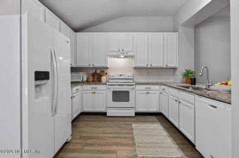6377 Island Forest Drive #D, Fleming Island FL - photo 15 of 81