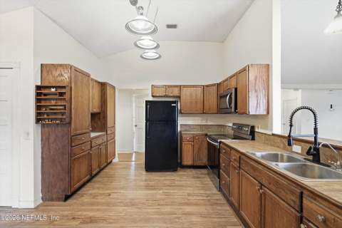 7395 Petrell Drive, Jacksonville FL - photo 8 of 25