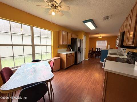 1634 Spring Oaks Lane, Jacksonville FL - photo 6 of 18