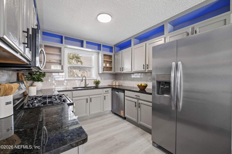 3 bedroom Single Family Residence at 1825 Willesdon Drive, Sutton Lakes, Jacksonville — photo 3