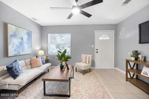 5168 Admiral Drive, Jacksonville FL - photo 6 of 32
