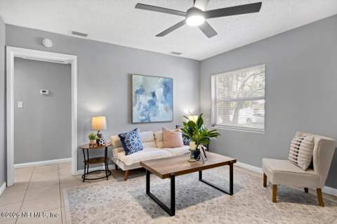 5168 Admiral Drive, Jacksonville FL - photo 7 of 32