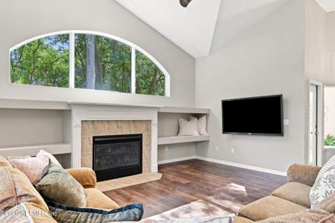 2878 Amelia Bluff Drive, Jacksonville FL - photo 21 of 90