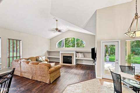 2878 Amelia Bluff Drive, Jacksonville FL - photo 15 of 90