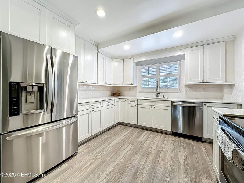 4 bedroom Single Family Residence at 5553 Salerno Road, Venetia Manor, Jacksonville — photo 5
