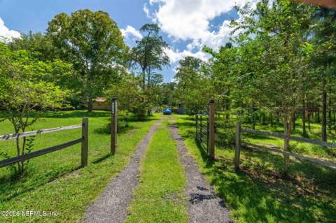 9296 Hipps Road, Jacksonville FL - photo 24 of 33