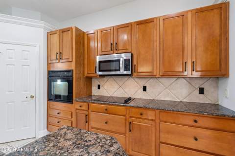 10054 Richton Court, Jacksonville FL - photo 12 of 56