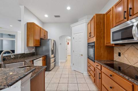 10054 Richton Court, Jacksonville FL - photo 14 of 56