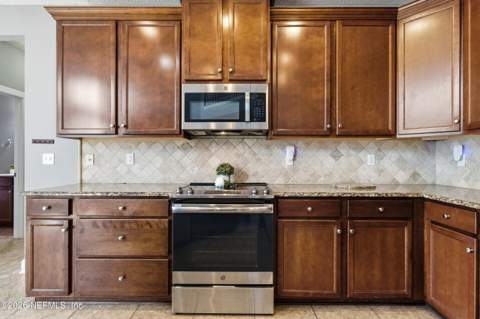 4483 Plantation Oaks Boulevard, Orange Park FL - photo 15 of 47