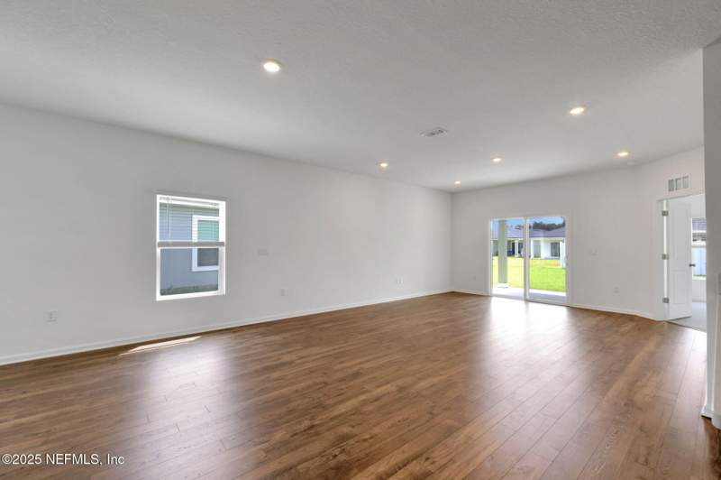 4 bedroom Single Family Residence at 14371 Epply Drive, Cedar Creek, Jacksonville — photo 5