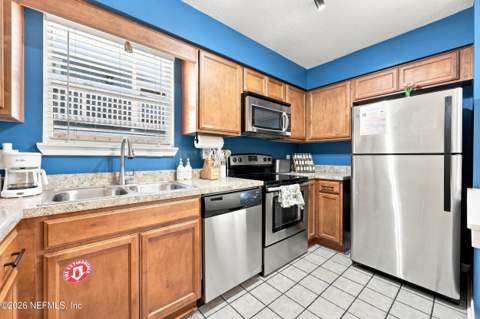 1052 Penman Road, Jacksonville Beach FL - photo 17 of 48
