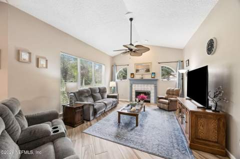 940 Thoroughbred Drive, Orange Park FL - photo 9 of 80