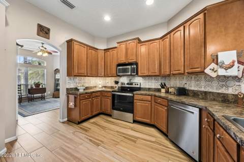 940 Thoroughbred Drive, Orange Park FL - photo 11 of 80