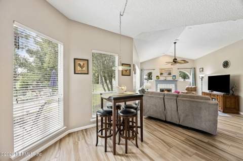 940 Thoroughbred Drive, Orange Park FL - photo 14 of 80