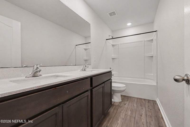 5 bedroom Single Family Residence at 5944 Crosby Lake Way, Lakes At Woodlawn, Macclenny — photo 4