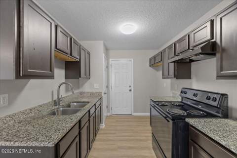 916 Wayne Street, Jacksonville FL - photo 7 of 31