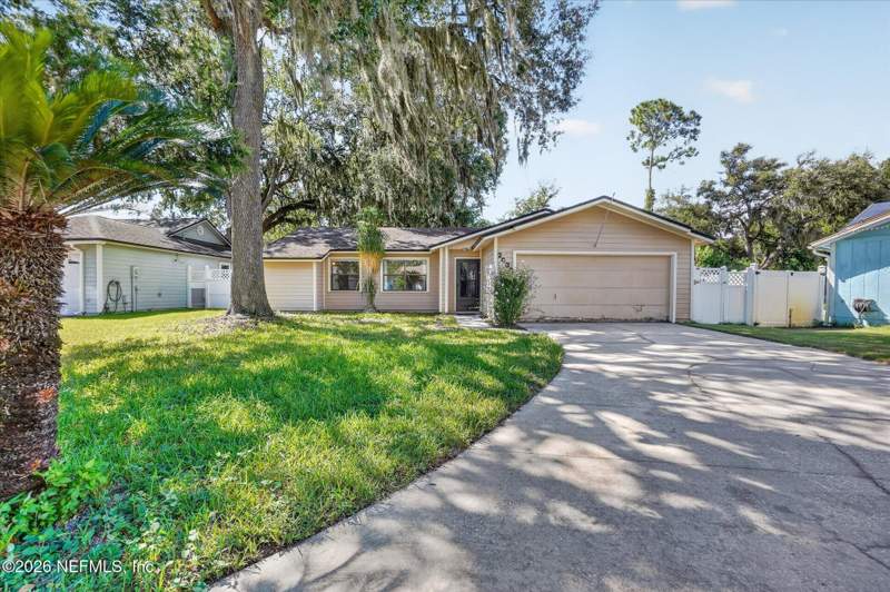 3 bedroom Single Family Residence at 2009 Chelwood Court, Cypress Cove, Jacksonville — photo 2