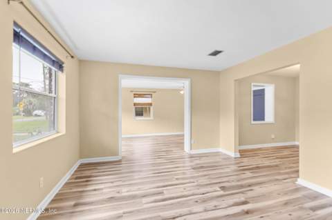 6235 Pine Summit Drive, Jacksonville FL - photo 9 of 28