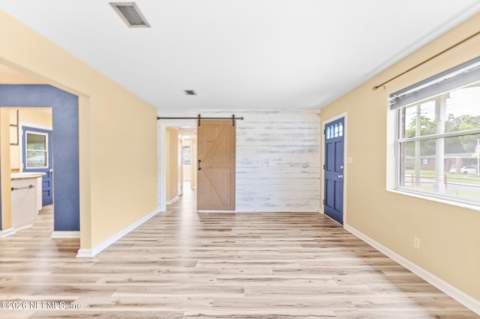 6235 Pine Summit Drive, Jacksonville FL - photo 7 of 28