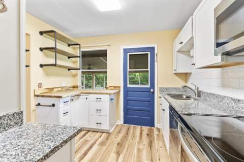 6235 Pine Summit Drive, Jacksonville FL - photo 15 of 28