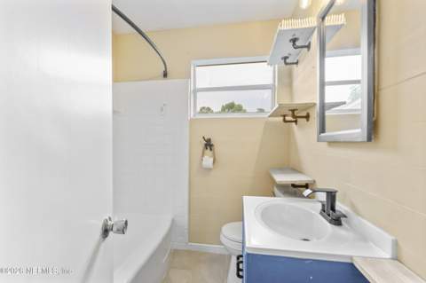 6235 Pine Summit Drive, Jacksonville FL - photo 17 of 28