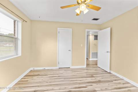 6235 Pine Summit Drive, Jacksonville FL - photo 18 of 28