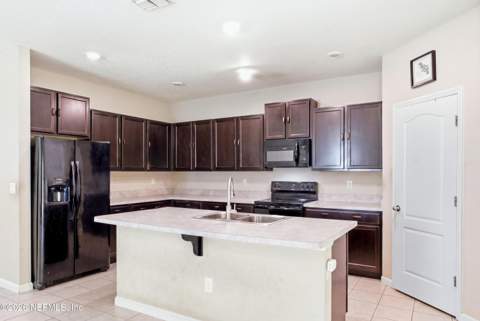 5483 Preston Bentley Drive, Jacksonville FL - photo 7 of 25