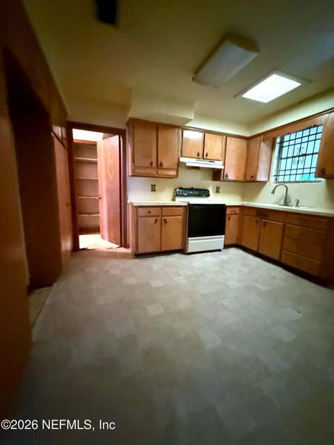 5918 Lusaid Drive, Jacksonville FL - photo 11 of 22