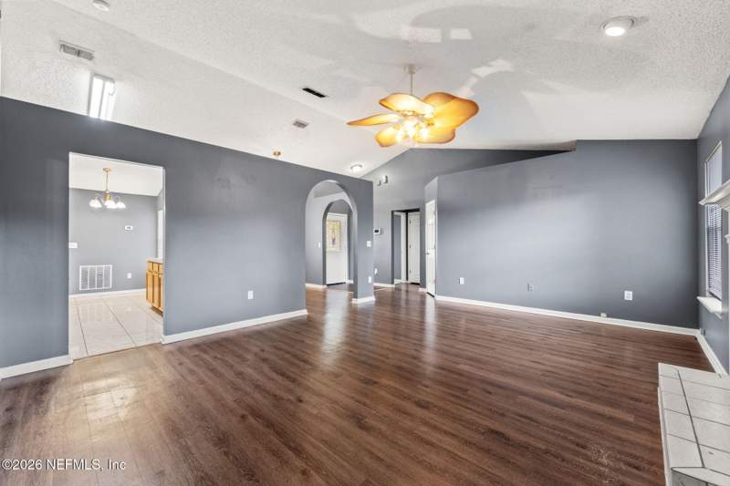 3 bedroom Single Family Residence at 608 Abbey Court, Olde Sutton Parke, Orange Park — photo 5