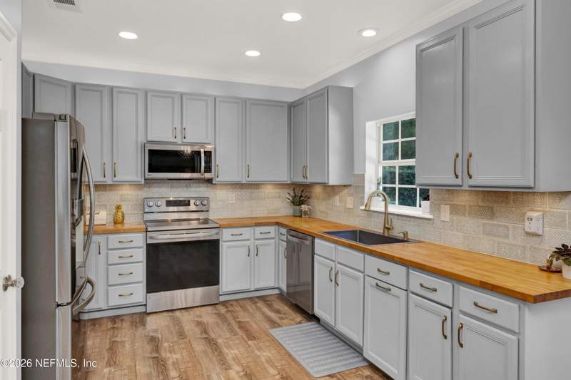 4 bedroom Single Family Residence at 641 Lake Stone Circle, Sawmill Lakes, Ponte Vedra Beach — photo 2