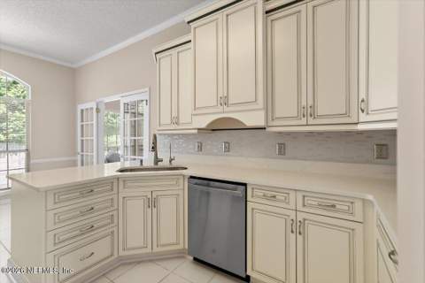 4624 Confederate Oaks Drive, Jacksonville FL - photo 10 of 27