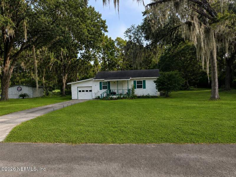 2 bedroom Single Family Residence at 423 Holiday Drive, Grandin Lake Shores, Interlachen — photo 2