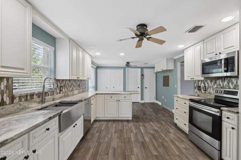 4186 Foxford Court, Jacksonville FL - photo 18 of 41