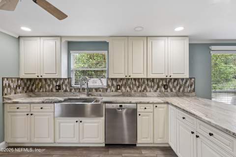 4186 Foxford Court, Jacksonville FL - photo 17 of 41